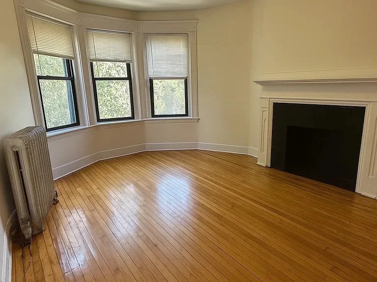 2 bed, 1 bath apartment for rent at 1267 Commonwealth Ave Unit 6, Allston — photo 2 of 8