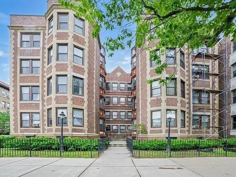 2 bed, 1 bath apartment for rent at 1267 Commonwealth Ave Unit 6, Allston — photo 8 of 8