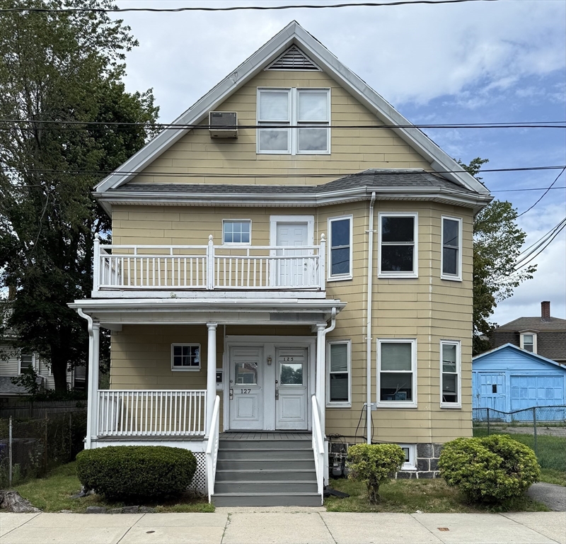 3 bed, 2 bath apartment for rent at 127 Arlington St Unit 0, Hyde Park — photo 2 of 30