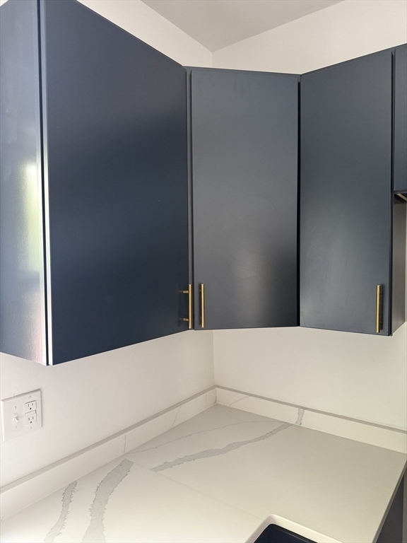 3 bed, 2 bath apartment for rent at 127 Arlington St Unit 0, Hyde Park — photo 9 of 30