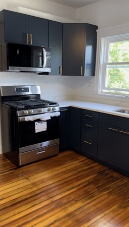 3 bed, 1 bath apartment for rent at 127 Arlington Unit 127, Hyde Park — photo 8 of 12