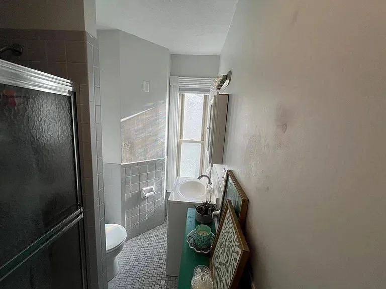 2 bed, 1 bath apartment for rent at 127 Beale Unit B, Quincy — photo 9 of 10