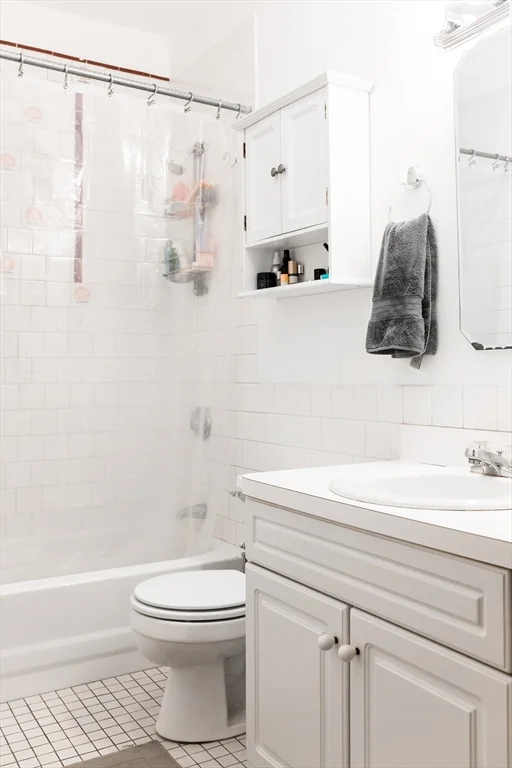 1 bed, 1 bath apartment for rent at 127 Charles St Unit 1R, Beacon Hill — photo 16 of 18
