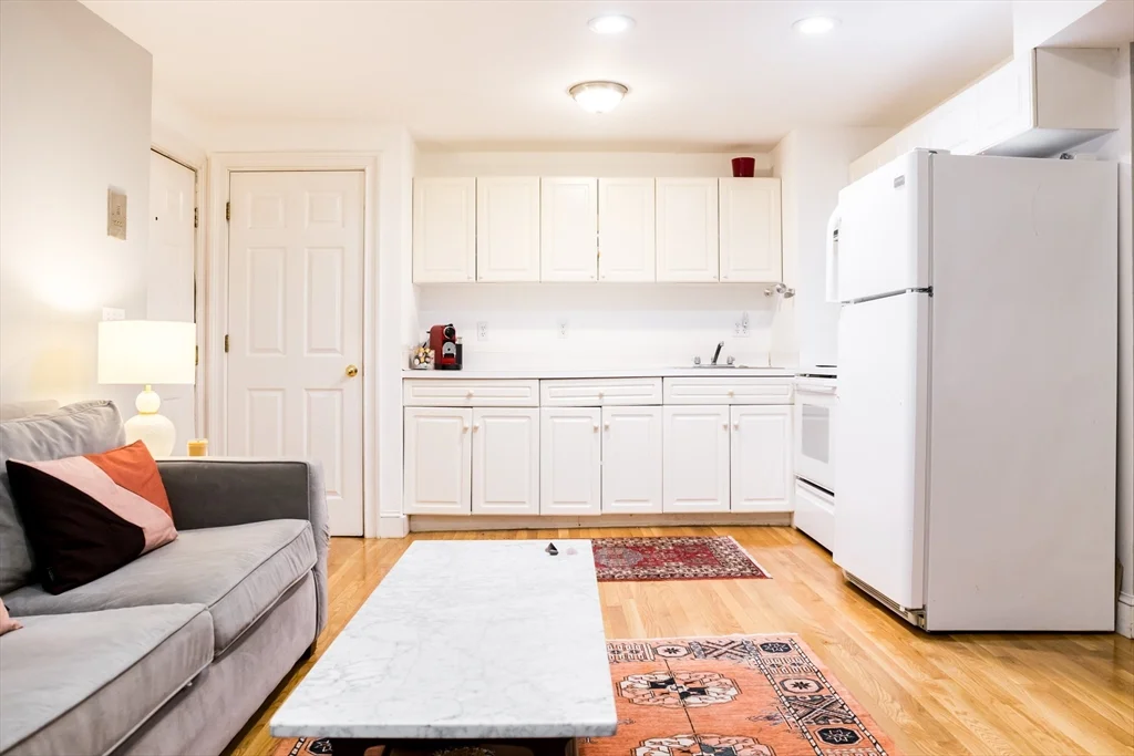 1 bed, 1 bath apartment for rent at 127 Charles St Unit 1R, Beacon Hill — photo 6 of 18