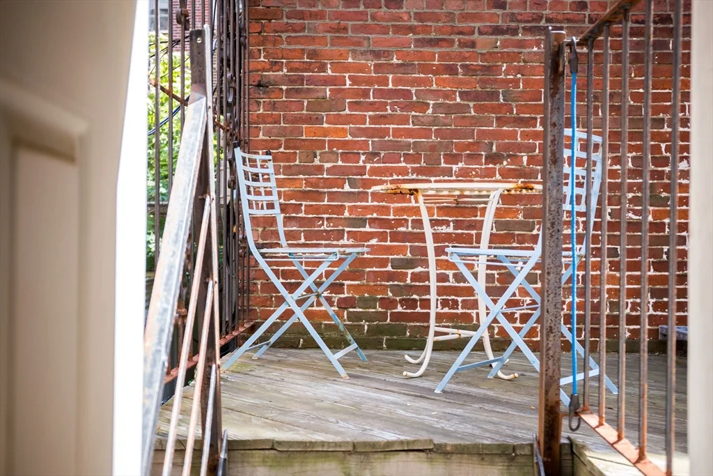 1 bed, 1 bath apartment for rent at 127 Charles St Unit 1R, Beacon Hill — photo 15 of 18