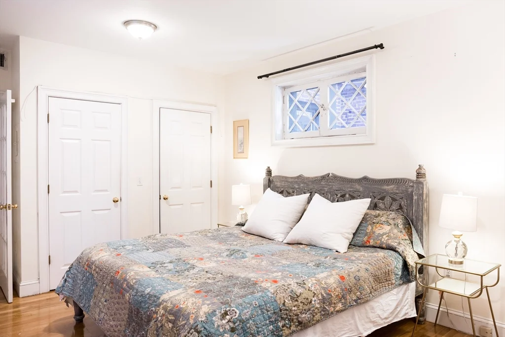 1 bed, 1 bath apartment for rent at 127 Charles St Unit 1R, Beacon Hill — photo 13 of 18
