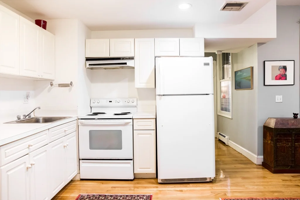 1 bed, 1 bath apartment for rent at 127 Charles St Unit 1R, Beacon Hill — photo 8 of 18