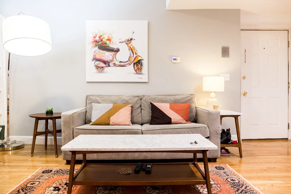 1 bed, 1 bath apartment for rent at 127 Charles St Unit 1R, Beacon Hill — photo 4 of 18