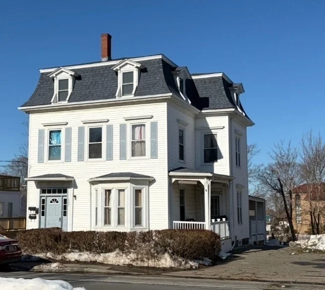 2 bed, 1 bath apartment for rent at 127 Court St Unit 3, Downtown