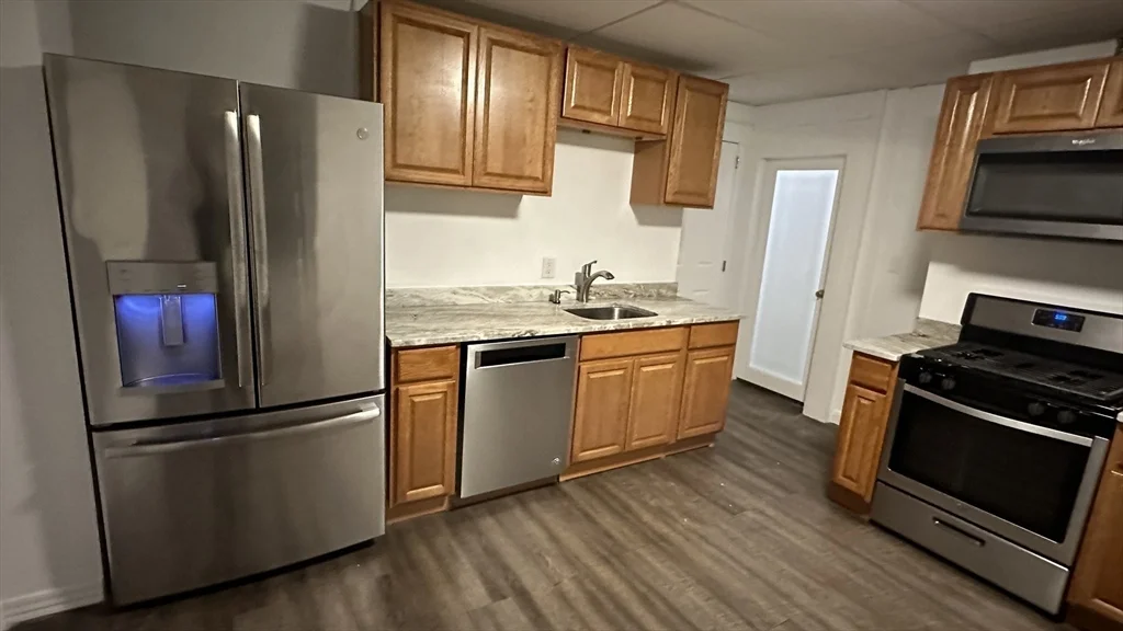 3 bed, 1 bath apartment for rent at 127 Dover St Unit 2, Highlands — photo 8 of 16
