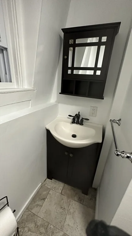 3 bed, 1 bath apartment for rent at 127 Dover St Unit 2, Highlands — photo 15 of 16