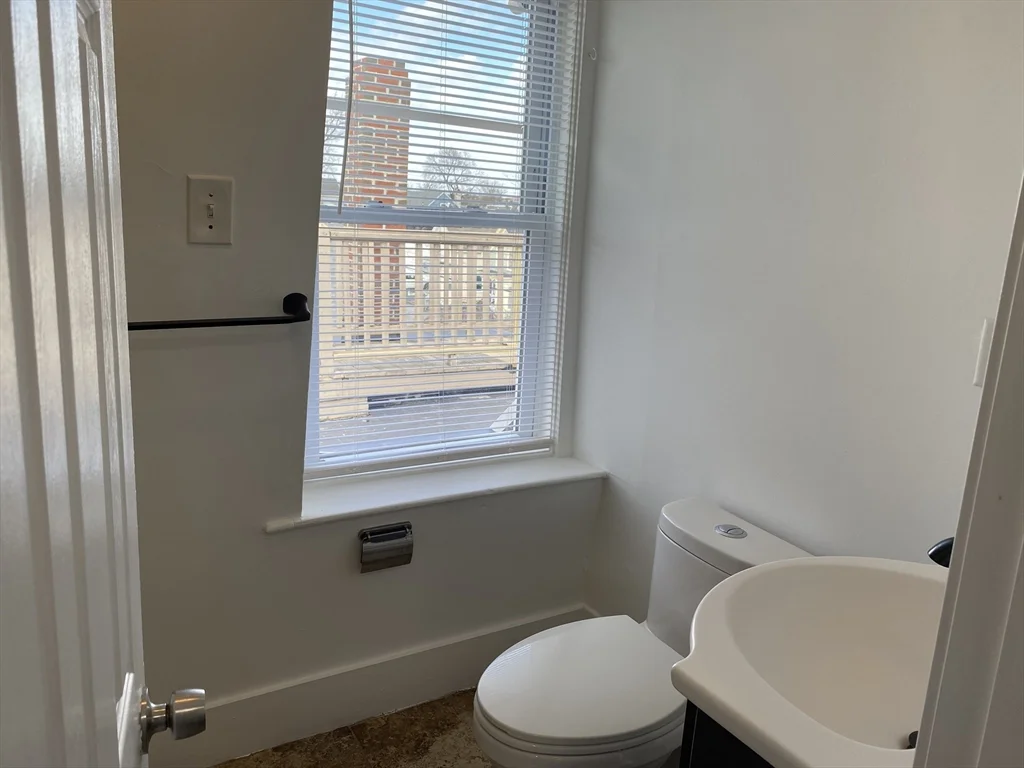 2 bed, 1 bath apartment for rent at 127 Dover St Unit 3, Lowell — photo 4 of 15