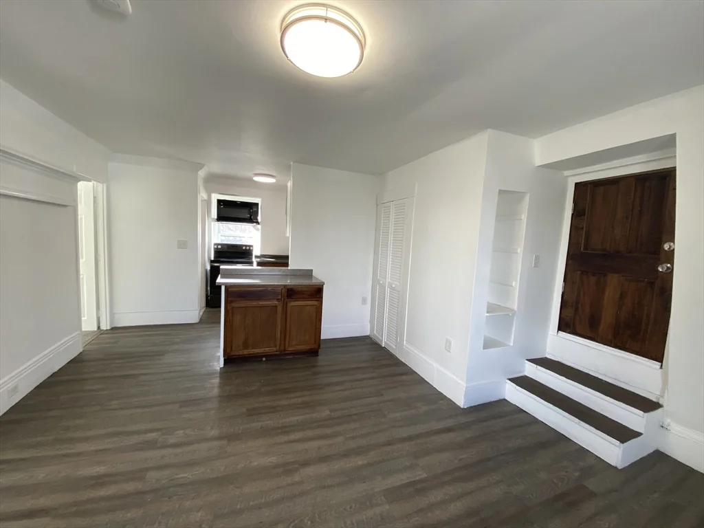 2 bed, 1 bath apartment for rent at 127 Dover St Unit 3, Lowell — photo 13 of 15
