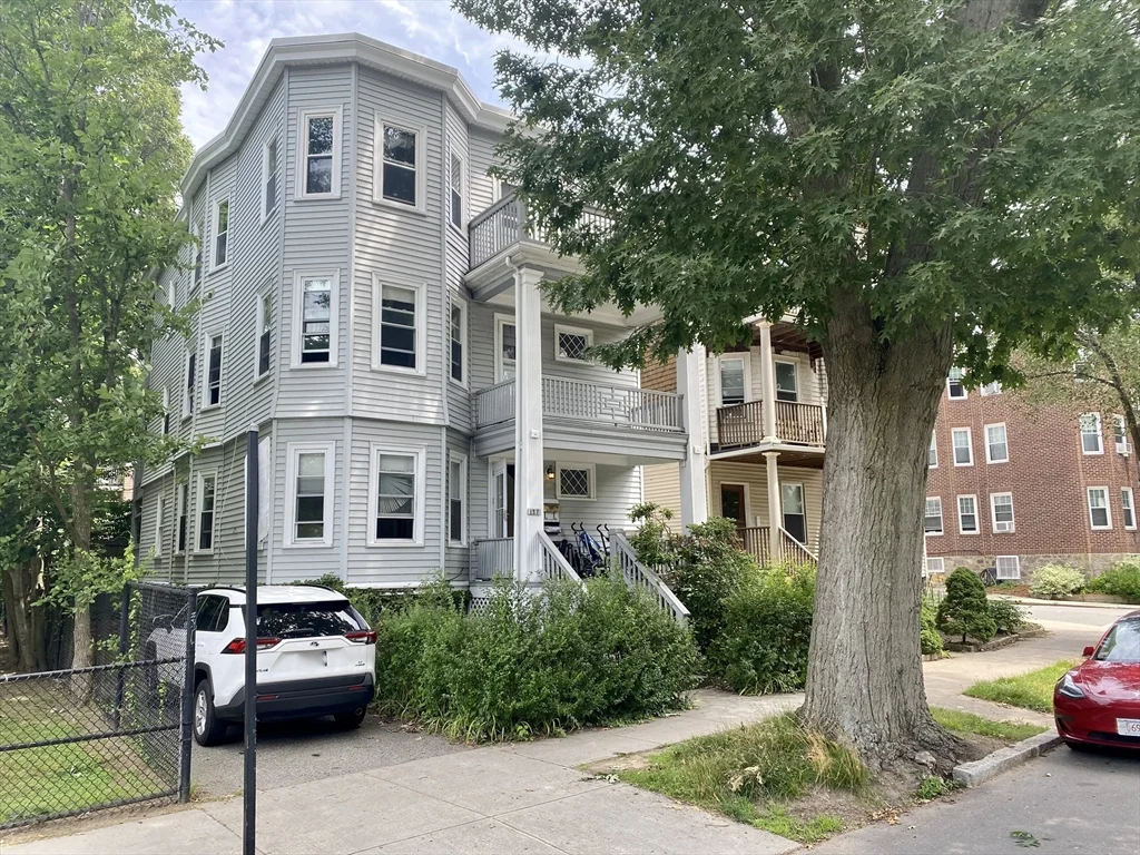 3 bed, 1 bath apartment for rent at 127 Eliot St Unit 3, Chestnut Hill — photo 20 of 20