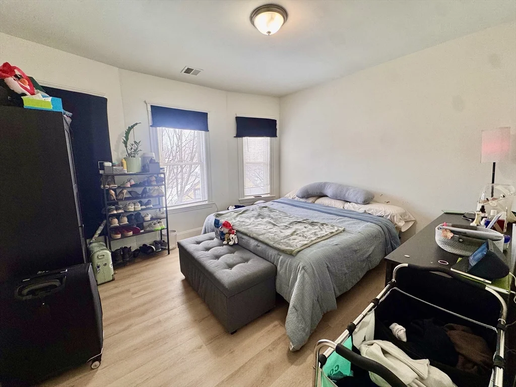 3 bed, 1 bath apartment for rent at 127 Eliot St Unit 3, Chestnut Hill — photo 10 of 20