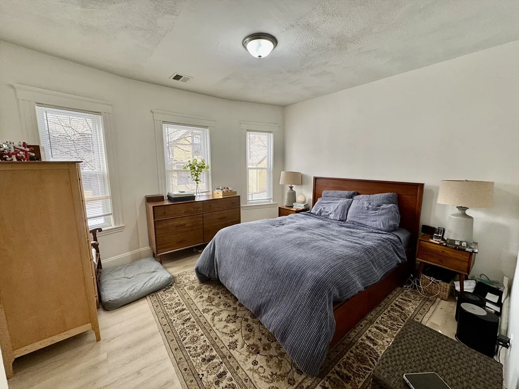 3 bed, 1 bath apartment for rent at 127 Eliot St Unit 3, Chestnut Hill — photo 11 of 20