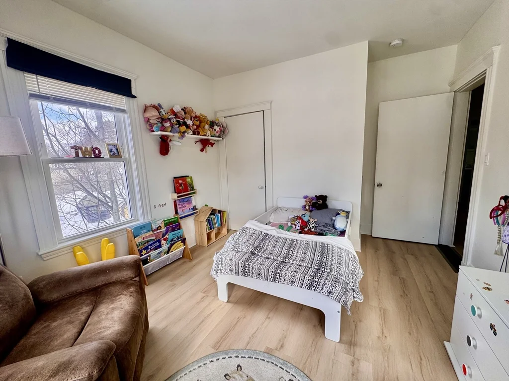 3 bed, 1 bath apartment for rent at 127 Eliot St Unit 3, Chestnut Hill — photo 13 of 20