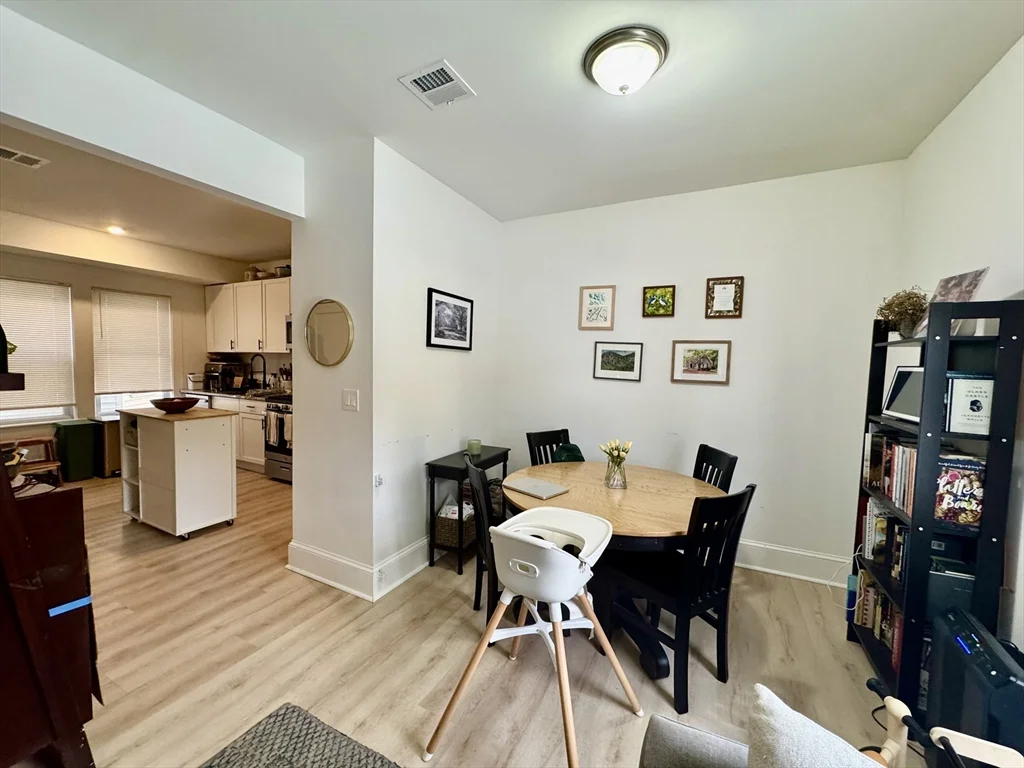 3 bed, 1 bath apartment for rent at 127 Eliot St Unit 3, Chestnut Hill — photo 9 of 20