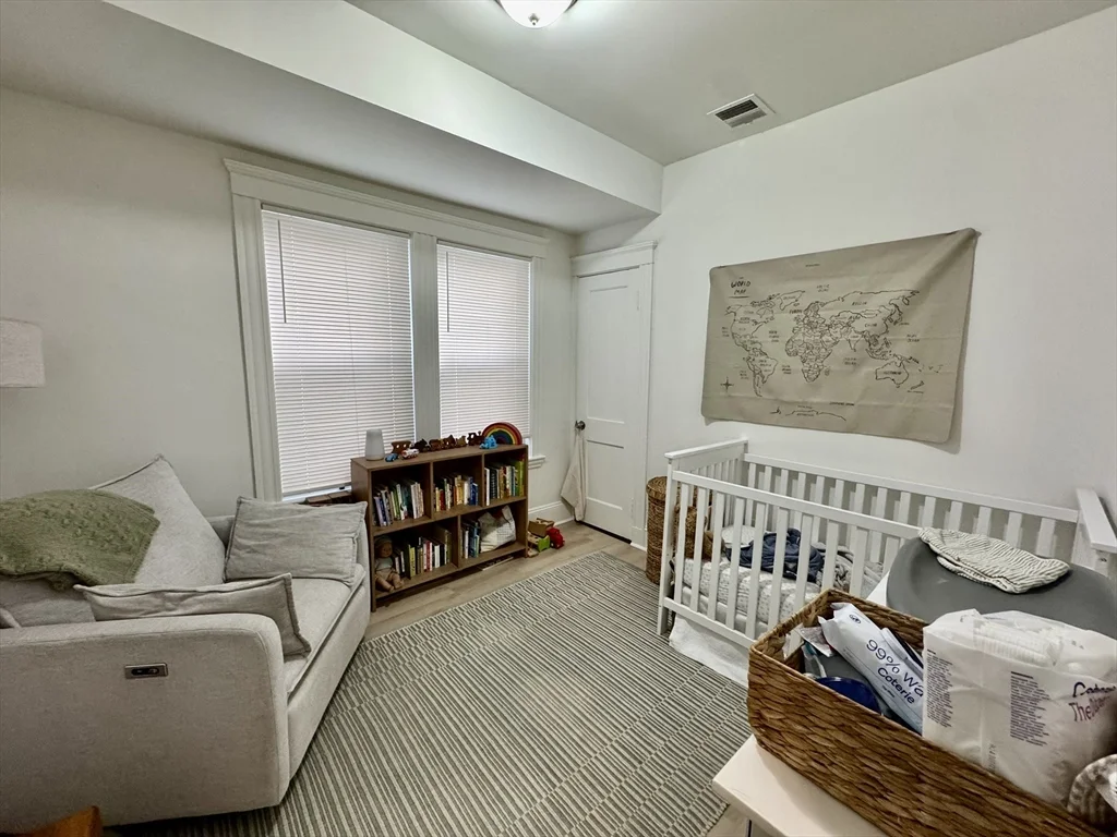 3 bed, 1 bath apartment for rent at 127 Eliot St Unit 3, Chestnut Hill — photo 15 of 20