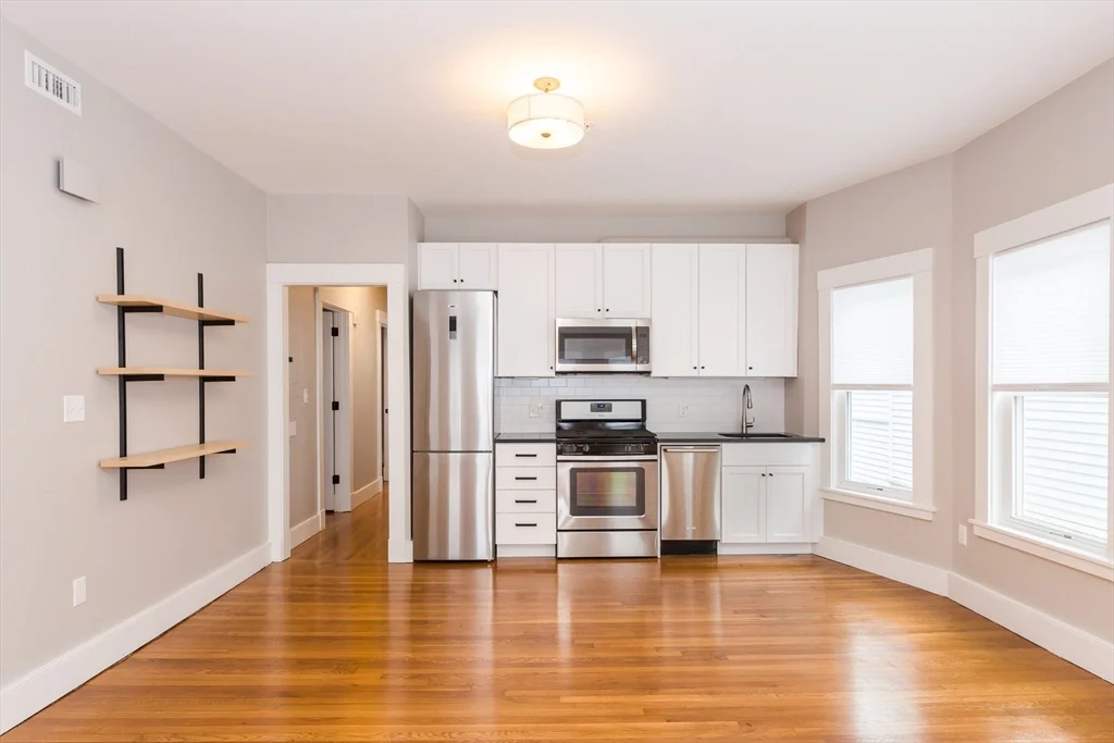 4 bed, 2 bath apartment for rent at 127 Hudson Unit 1, Spring Hill — photo 2 of 20