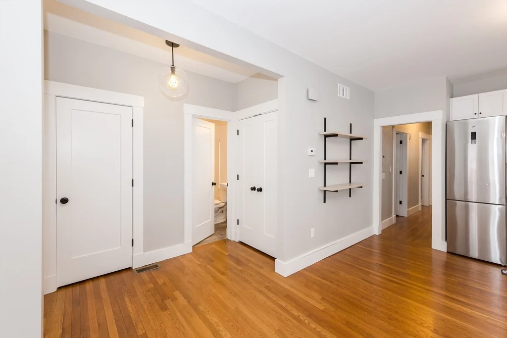 4 bed, 2 bath apartment for rent at 127 Hudson Unit 1, Spring Hill — photo 4 of 20