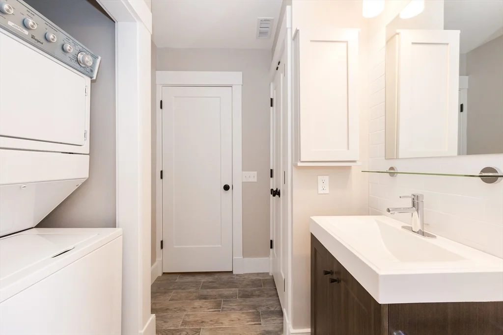 4 bed, 2 bath apartment for rent at 127 Hudson Unit 1, Spring Hill — photo 13 of 20