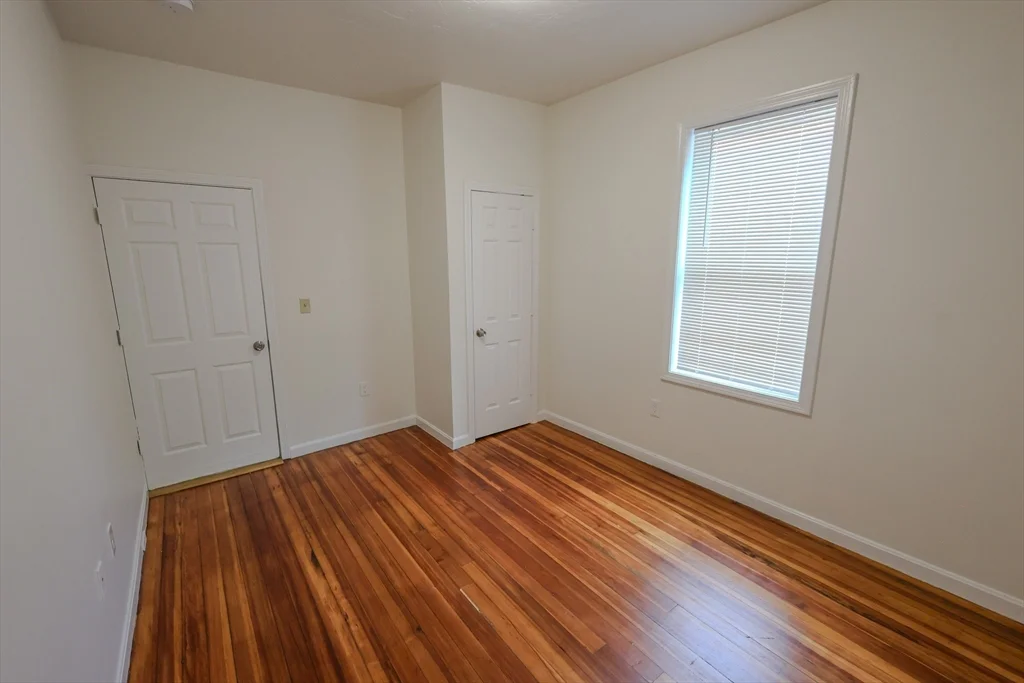 4 bed, 1 bath apartment for rent at 127 Intervale St Unit 2, Dorchester — photo 6 of 23