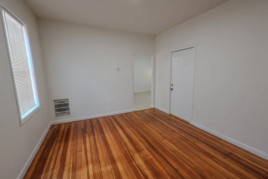 4 bed, 1 bath apartment for rent at 127 Intervale St Unit 2, Dorchester — photo 9 of 23