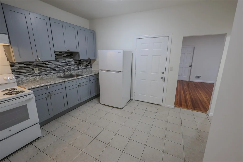 4 bed, 1 bath apartment for rent at 127 Intervale St Unit 2, Dorchester