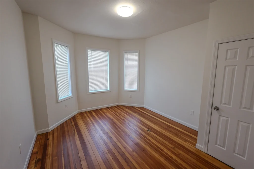 4 bed, 1 bath apartment for rent at 127 Intervale St Unit 2, Dorchester — photo 15 of 23