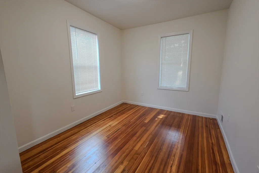 4 bed, 1 bath apartment for rent at 127 Intervale St Unit 2, Dorchester — photo 7 of 23
