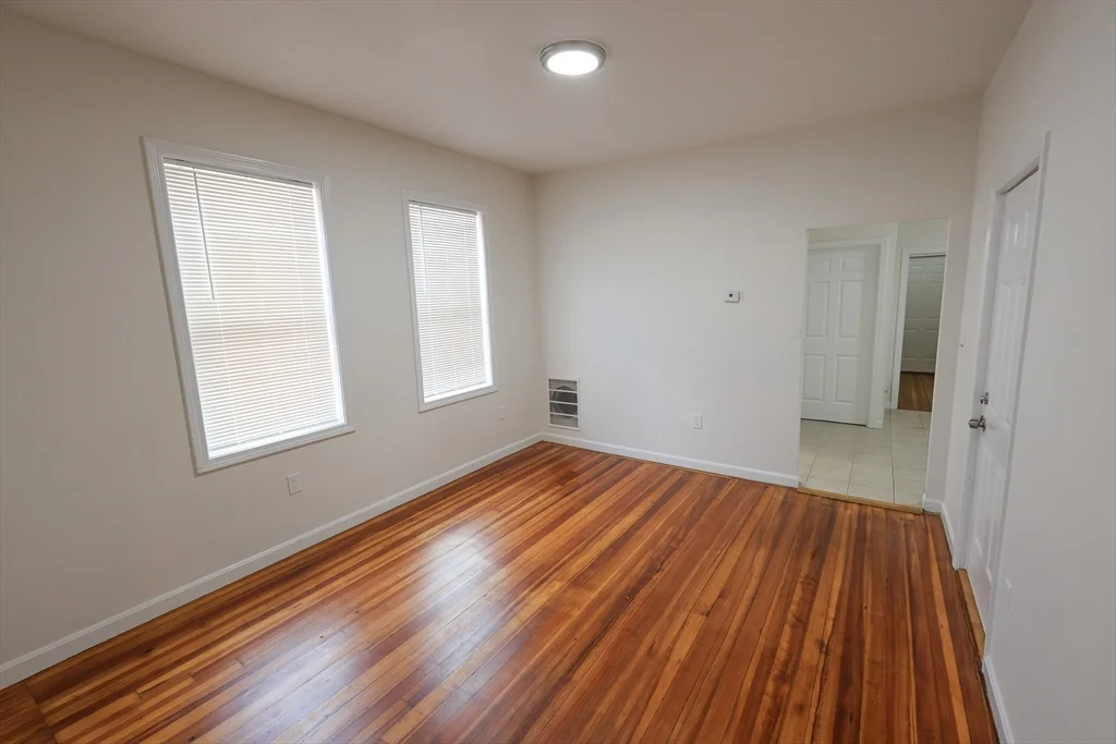 4 bed, 1 bath apartment for rent at 127 Intervale St Unit 2, Dorchester — photo 10 of 23