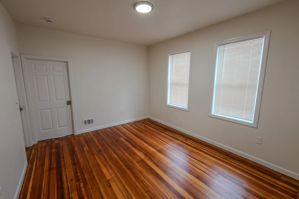 4 bed, 1 bath apartment for rent at 127 Intervale St Unit 2, Dorchester — photo 11 of 23
