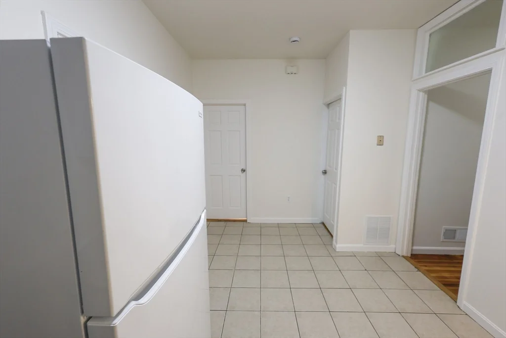 4 bed, 1 bath apartment for rent at 127 Intervale St Unit 3, Dorchester — photo 5 of 21