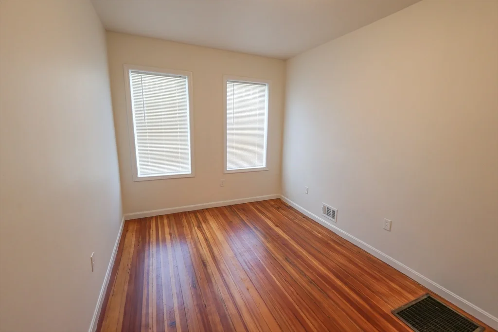 4 bed, 1 bath apartment for rent at 127 Intervale St Unit 3, Dorchester — photo 9 of 21
