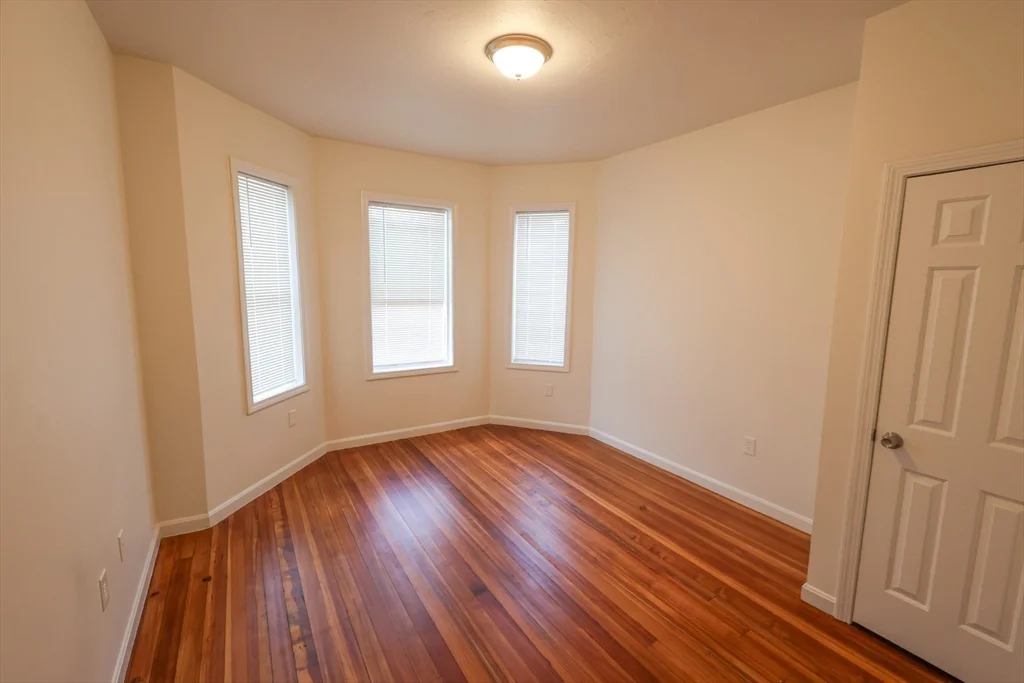4 bed, 1 bath apartment for rent at 127 Intervale St Unit 3, Dorchester — photo 8 of 21