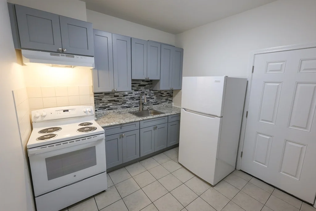 4 bed, 1 bath apartment for rent at 127 Intervale St Unit 3, Dorchester — photo 1 of 21