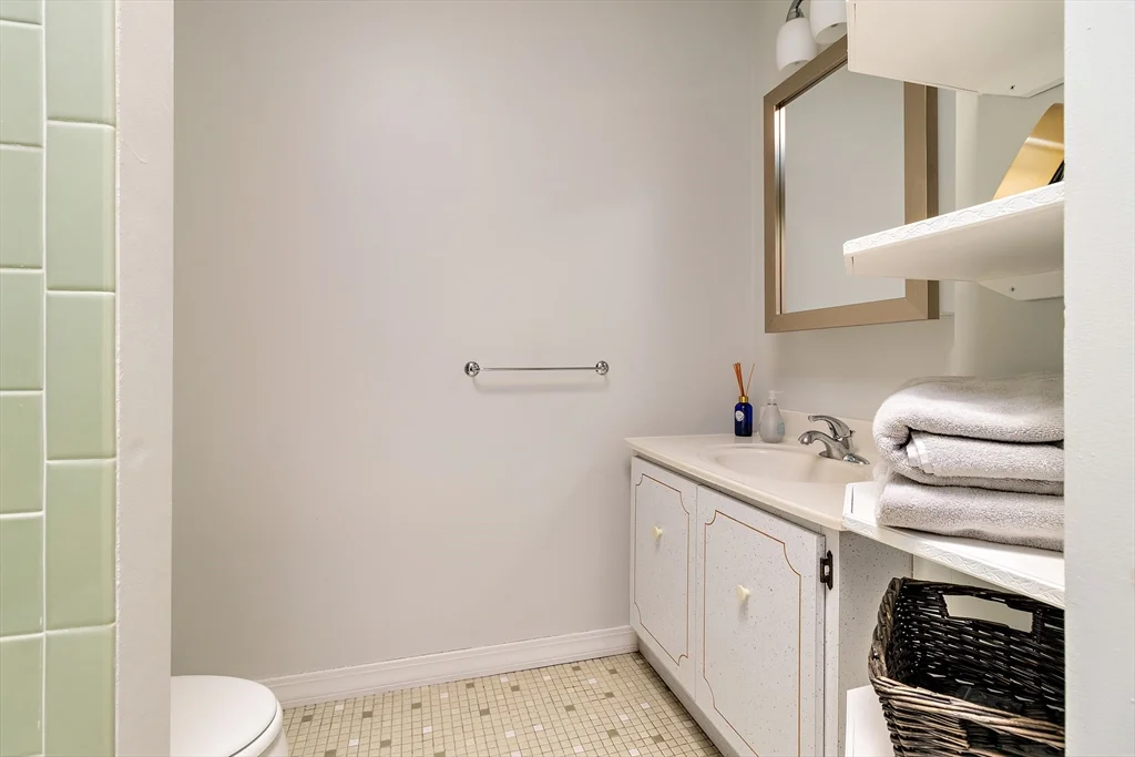1 bed, 1 bath apartment for rent at 127 Marlborough St Unit 5, Back Bay — photo 7 of 10