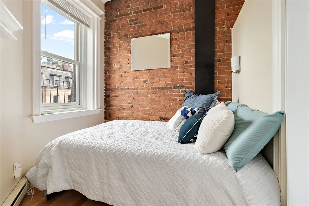 1 bed, 1 bath apartment for rent at 127 Marlborough St Unit 5, Back Bay — photo 5 of 10
