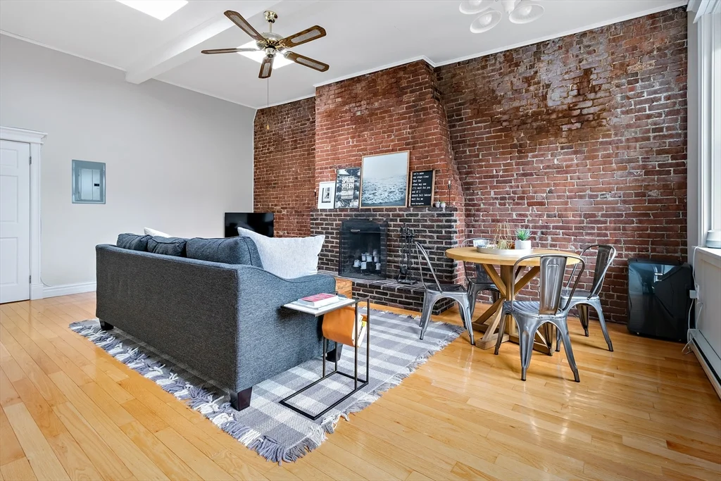 1 bed, 1 bath apartment for rent at 127 Marlborough St Unit 5, Back Bay — photo 3 of 10