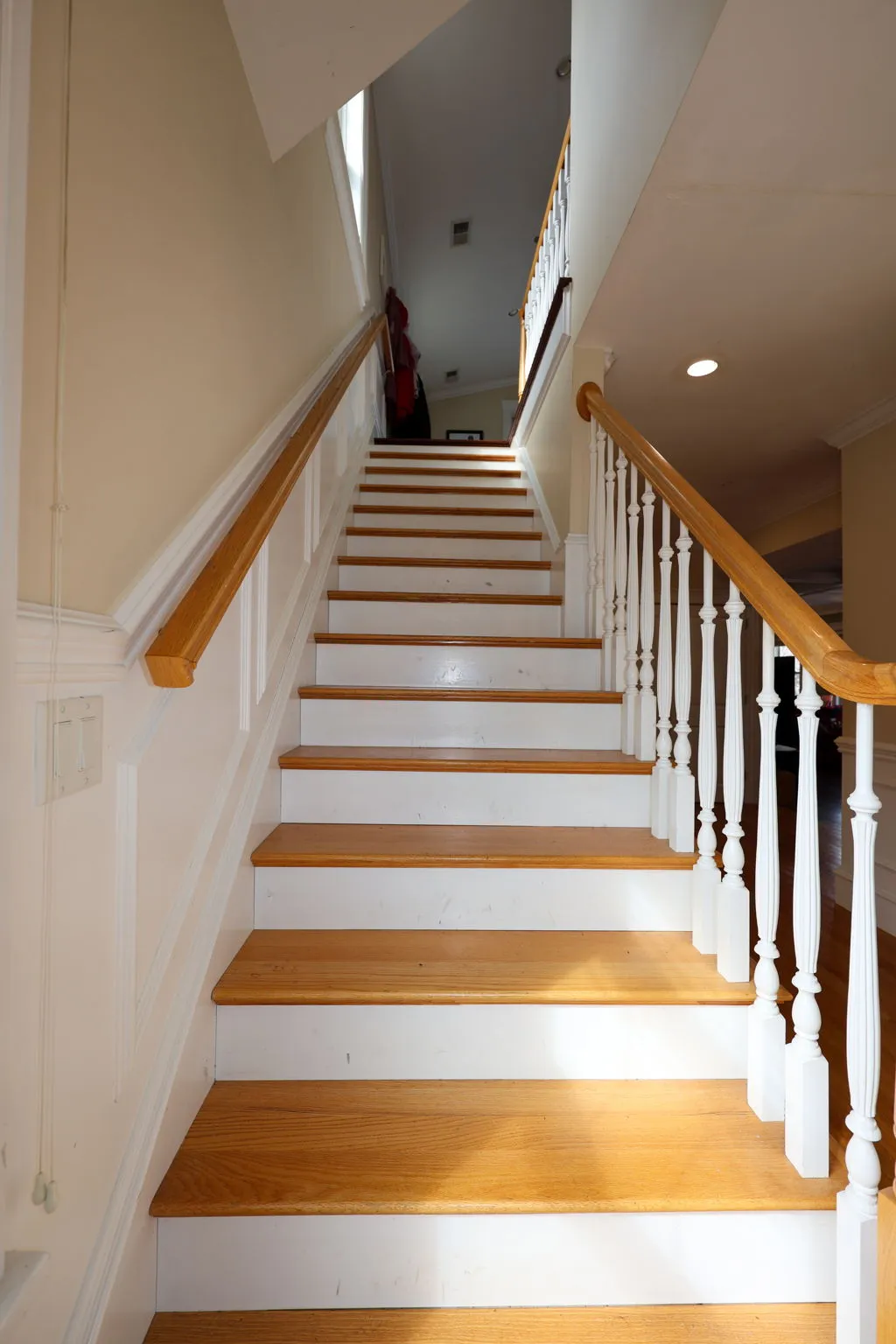 4 bed, 3 bath apartment for rent at 127 Nonantum St Unit 2, Oak Square — photo 36 of 60