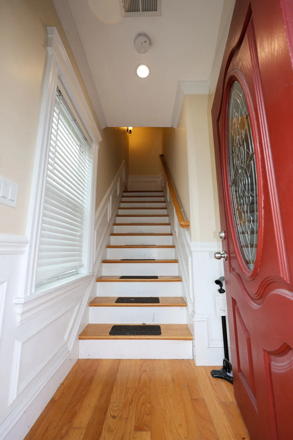 4 bed, 3 bath apartment for rent at 127 Nonantum St Unit 2, Oak Square — photo 48 of 60