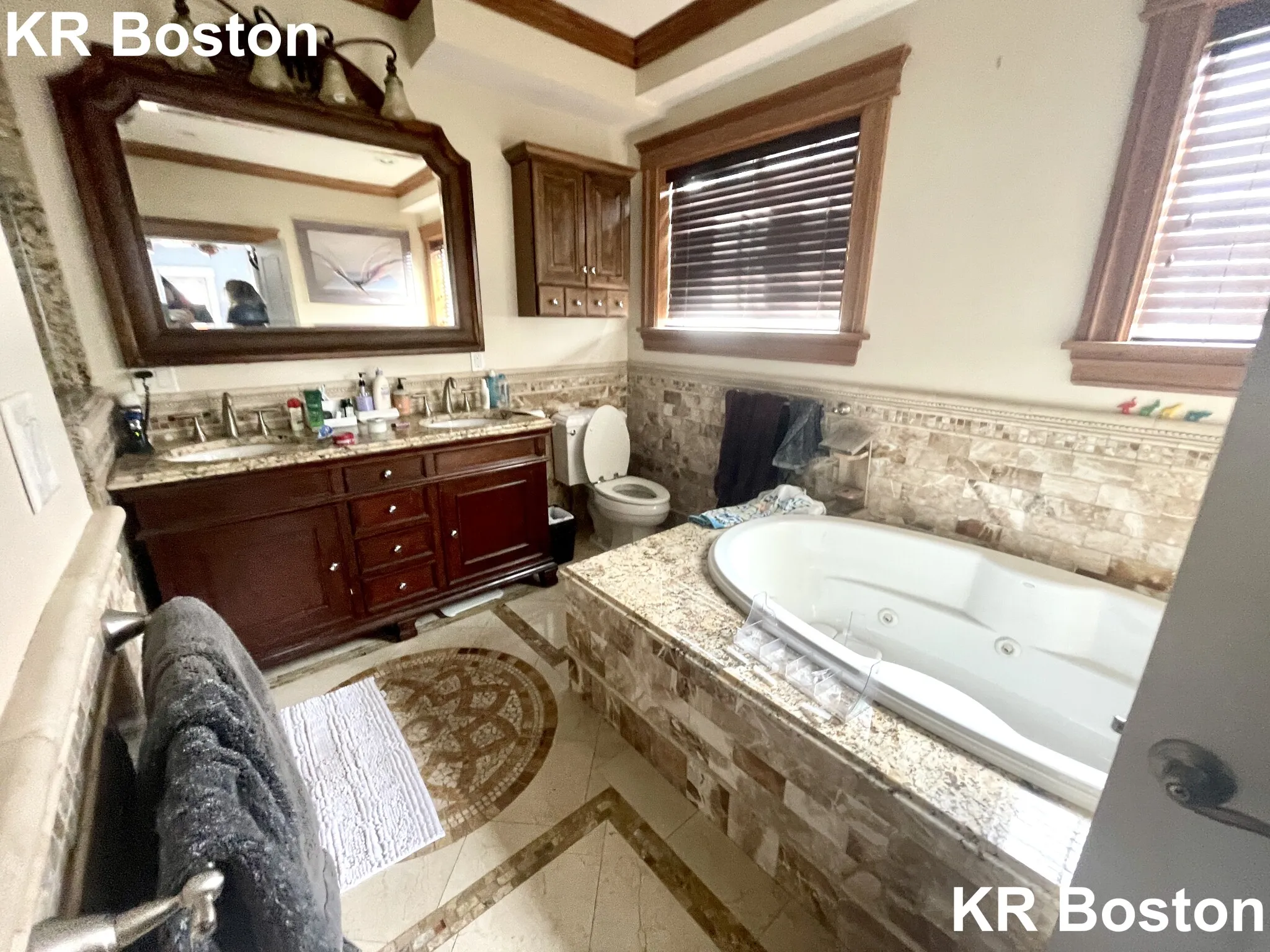 4 bed, 3 bath apartment for rent at 127 Nonantum St Unit 2, Oak Square — photo 8 of 60