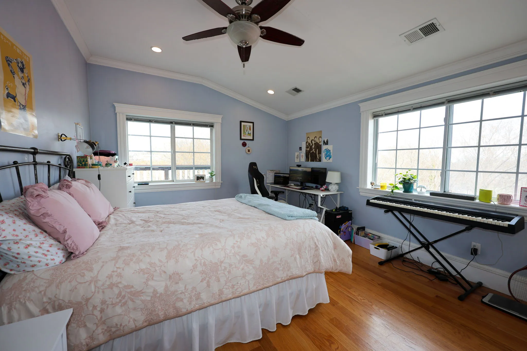 4 bed, 3 bath apartment for rent at 127 Nonantum St Unit 2, Oak Square — photo 37 of 60