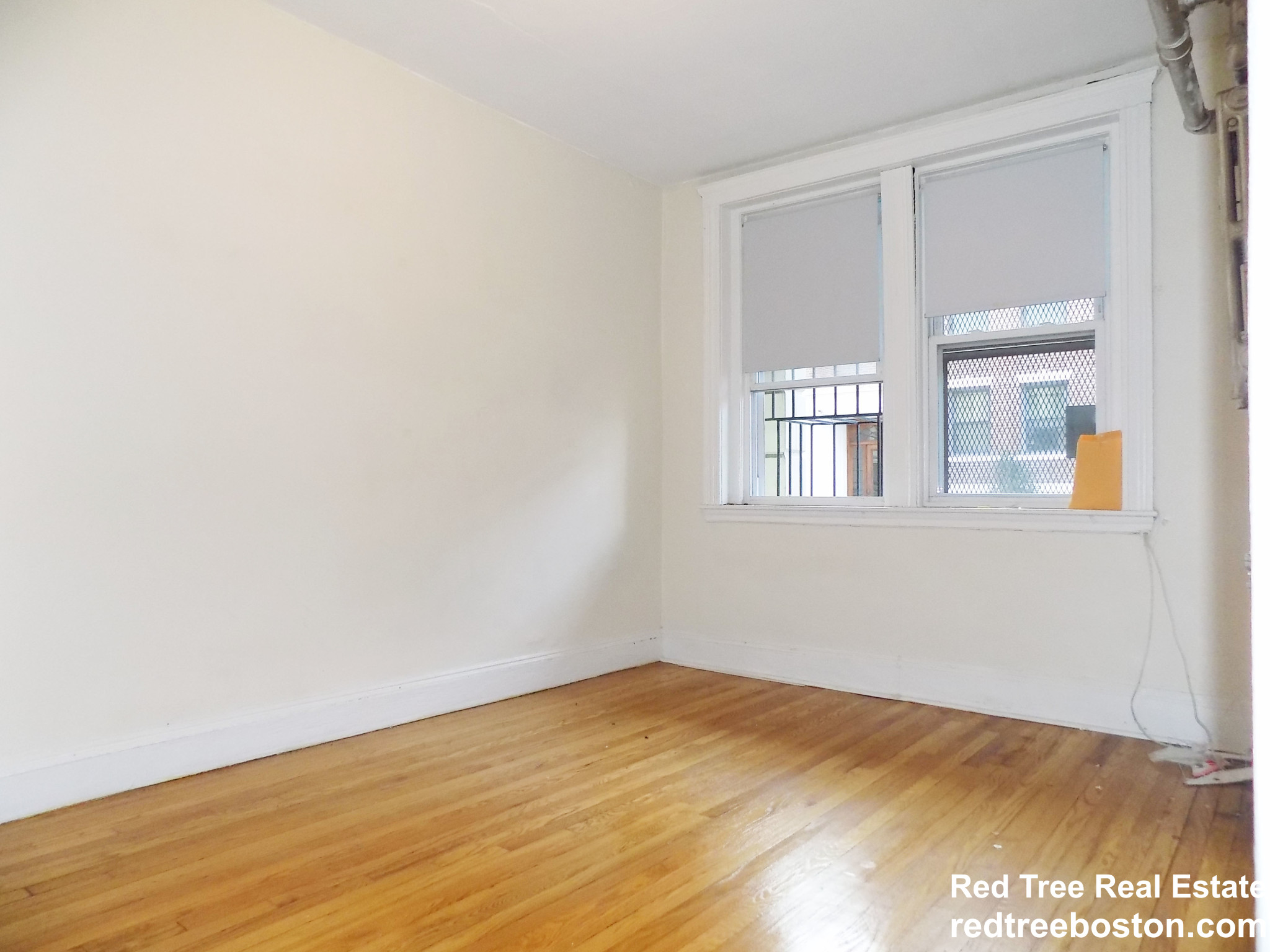 2 bed, 1 bath apartment for rent at 127 Sutherland Rd Unit A, Brighton — photo 4 of 8