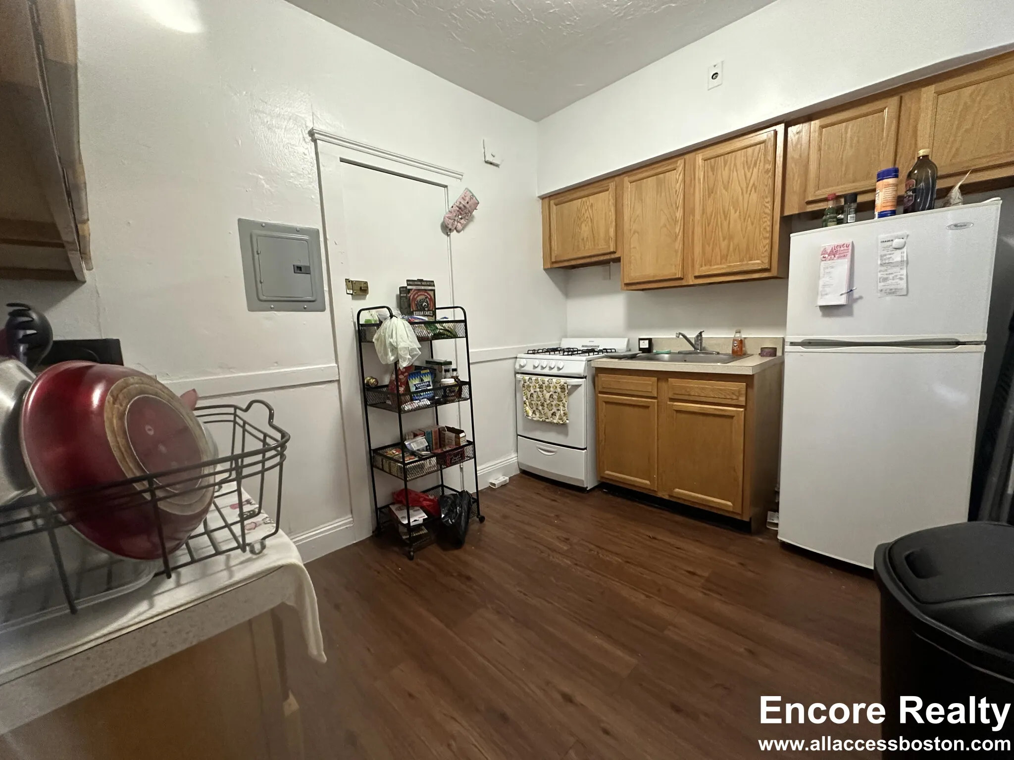 2 bed, 1 bath apartment for rent at 127 Sutherland Rd Unit L, Brighton — photo 3 of 14