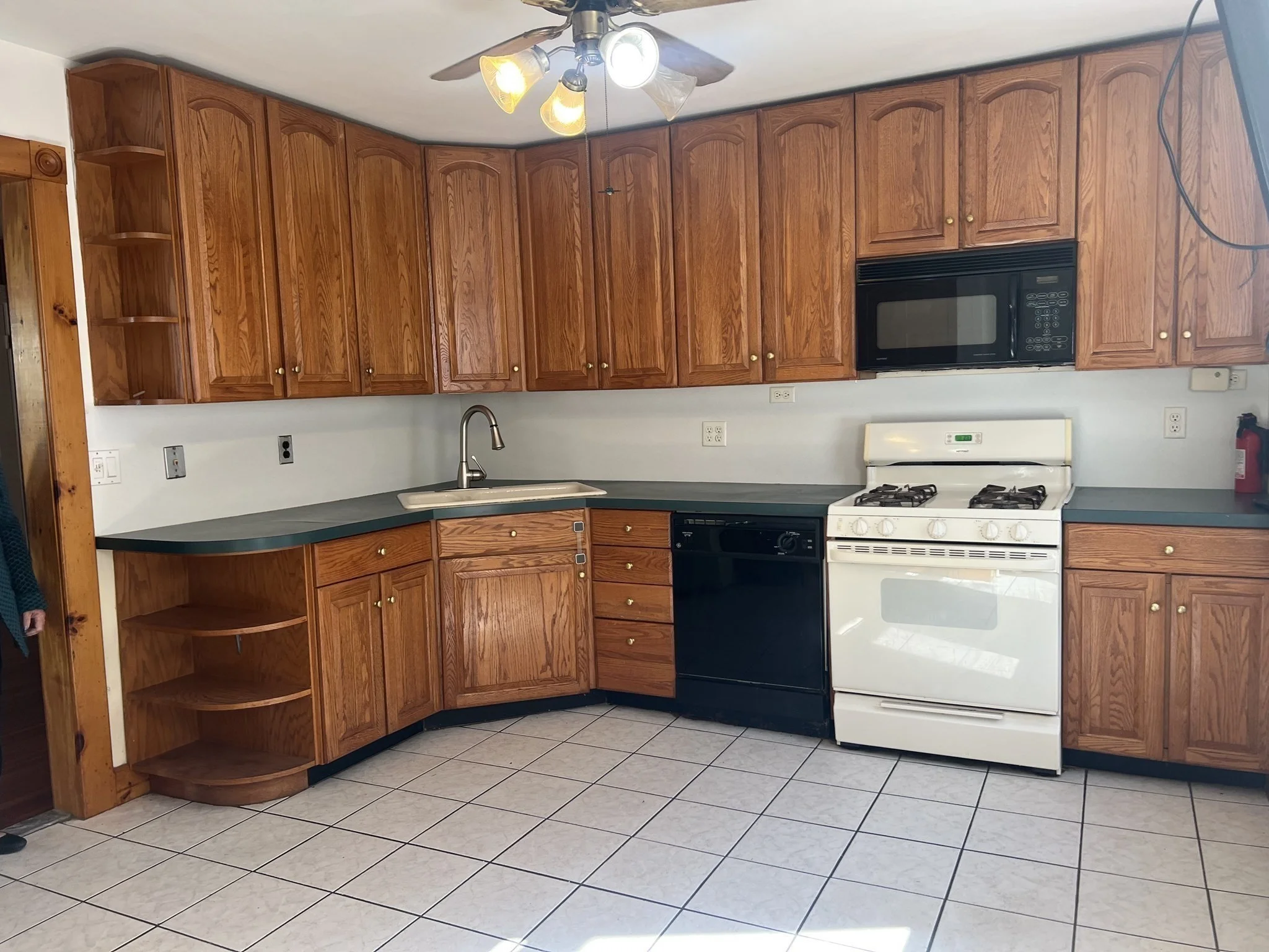 2 bed, 1 bath apartment for rent at 127 Thacher St Unit 0, Milton — photo 17 of 40