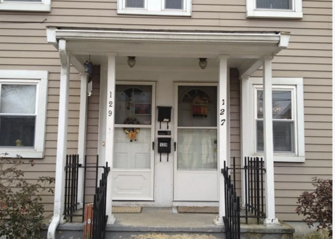 2 bed, 1 bath apartment for rent at 127 Thacher St Unit 0, Milton