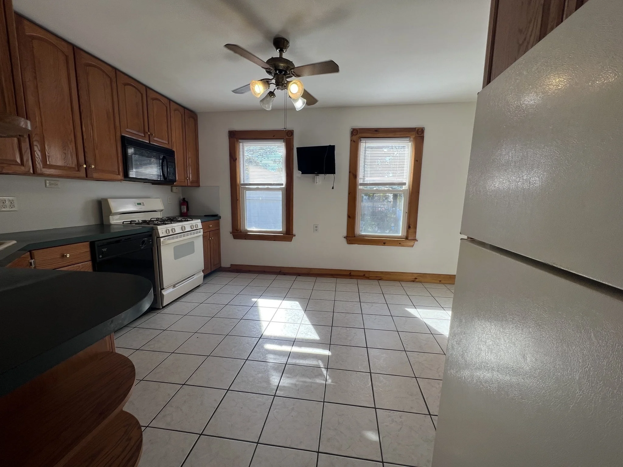 2 bed, 1 bath apartment for rent at 127 Thacher St Unit 0, Milton — photo 19 of 40