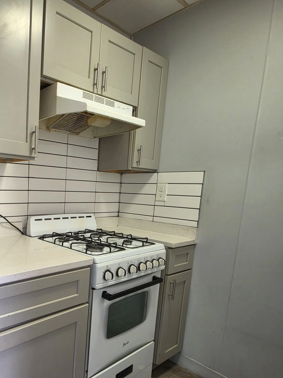 2 bed, 1 bath apartment for rent at 127 Washington Unit 12, Lynn — photo 6 of 10